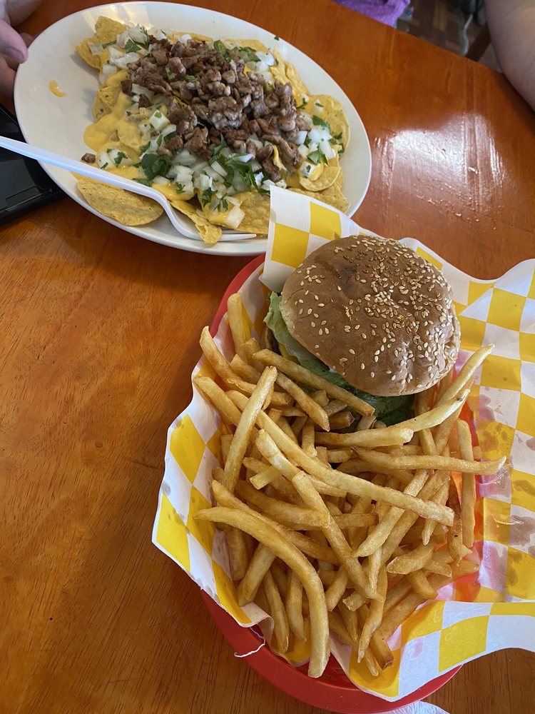 Alicias Kitchen Logo