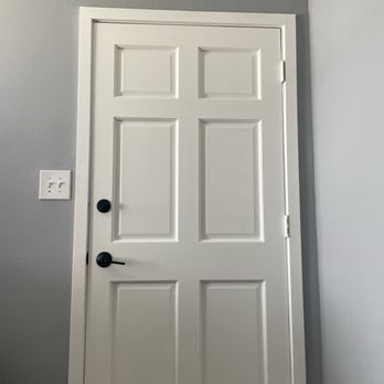 GK Painting - Front door - Painters Near Me - Redondo Beach, California GK Painting - Front door - Painters Near Me - Redondo Beach, California