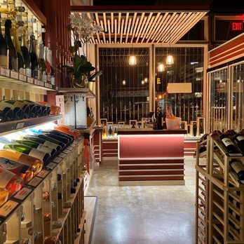 Enoteca - The BEST WINE selection in LIC with the most convenient store hours of operation! ENOTECA LIC - Beer, Wine & Spirits Near Me - Long Island City, New York