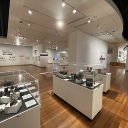 Canberra Museum & Gallery - Main gallery exhibition on cameras and historical photography of Canberra.