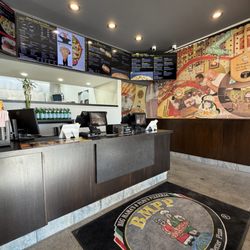 Pick up/order counter