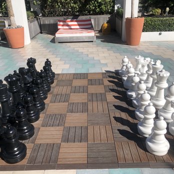 Marriott Stanton South Beach - Outdoor chess - Hotels Near Me - Miami Beach, Florida