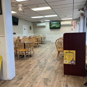 Amici's Pizzeria - Inside - Pizza Near Me - North Andover, Massachusetts