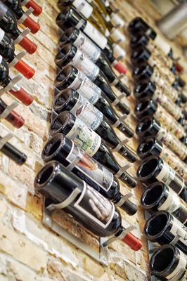 Wine & Wood by null