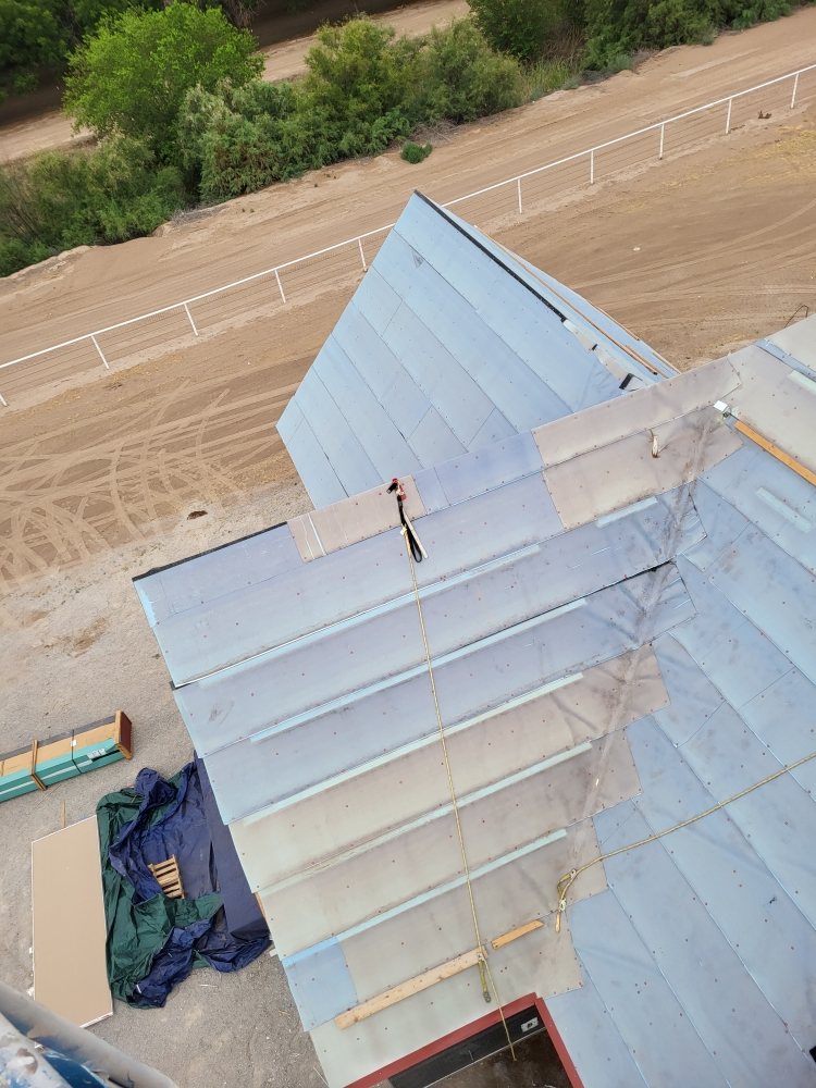 Slide of G&V Roofing