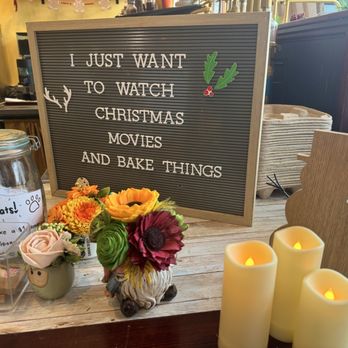 Honey Bee Bakery - Cafes Near Me - Medina, Ohio