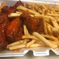 Mustang Cafe - Bone-in Buffalo Wings Special