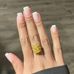 Modern Nail Bar - A perfect thin French tip
