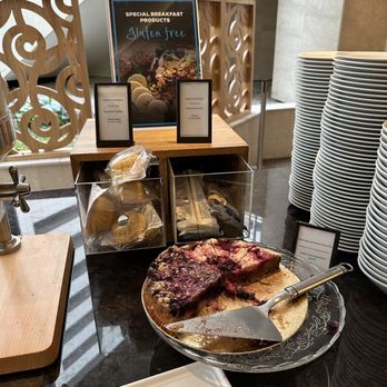 Hilton Prague - GF selection at breakfast - Hotels Near Me - Prague, Puerto Rico