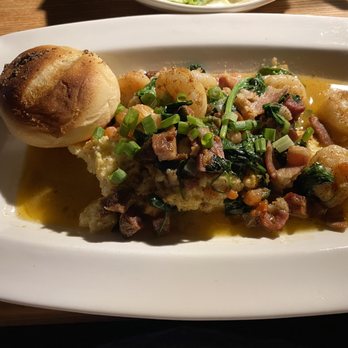 Harveys - Shrimp & grits (so good!) with roll - Seafood Near Me - Tupelo, Mississippi Harveys - Shrimp & grits (so good!) with roll - Seafood Near Me - Tupelo, Mississippi