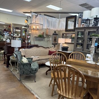 Amy's antique & Flea Mall - Flea Markets Near Me - Montgomery, Alabama Amy's antique & Flea Mall - Flea Markets Near Me - Montgomery, Alabama