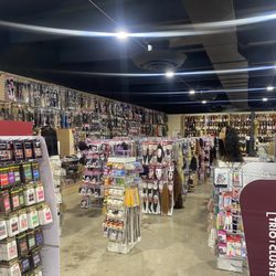 Mid-K Beauty Supply - Spacious spacious spacious!
