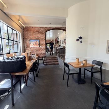 Sausalito Equator - Interior - seating & walkway between cafe and coffee house - Coffee & Tea Near Me - Sausalito, California