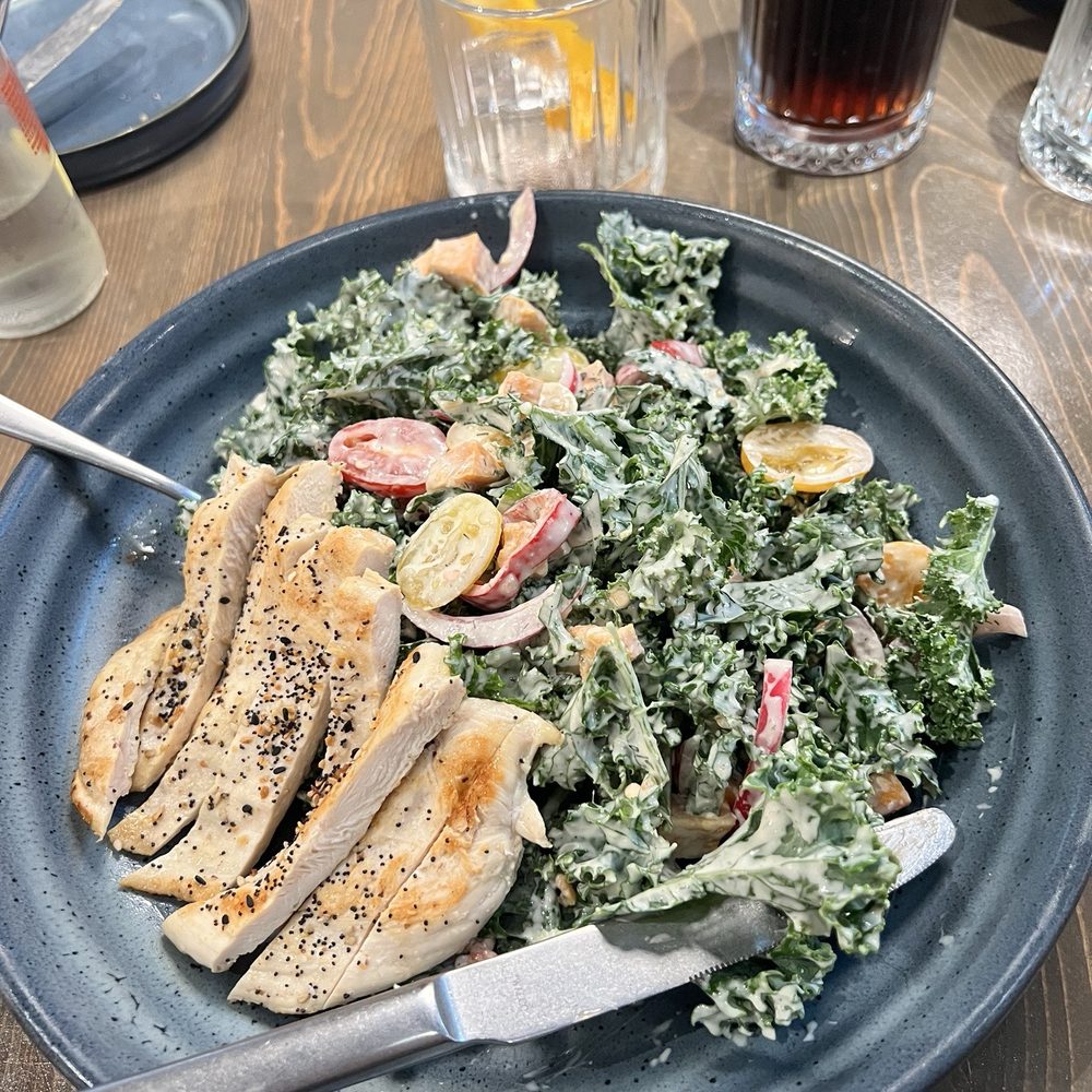 Kale salad w/ chicken