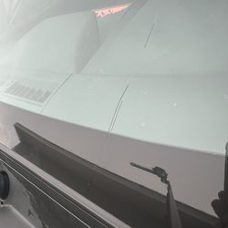 American Glass Professionals - Crack windshield.