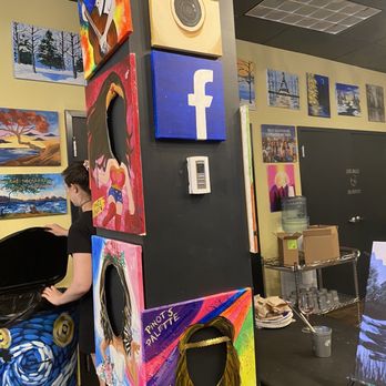 Pinot's Palette - Paint & Sip Near Me - Princeton, New Jersey