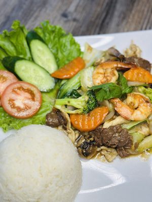 Pho Leo & Grill by null