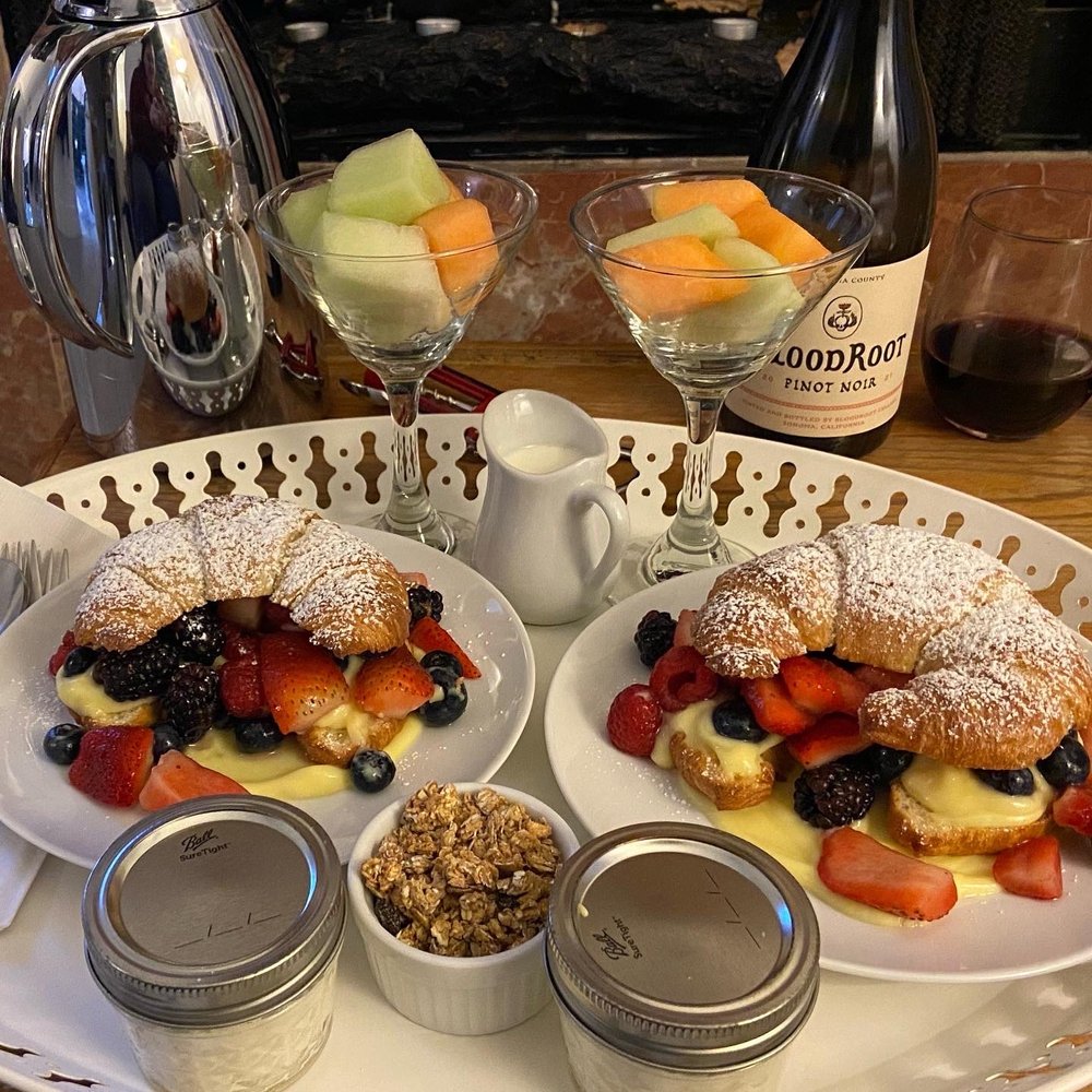 An Inn 2 Remember - Beautiful breakfast! - Bed & Breakfast Near Me - Sonoma, California