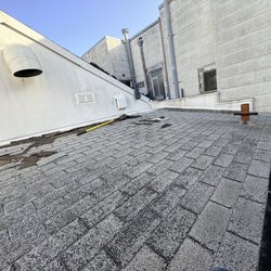 Tom Lee Roofing - Old shingle roof and gutter.