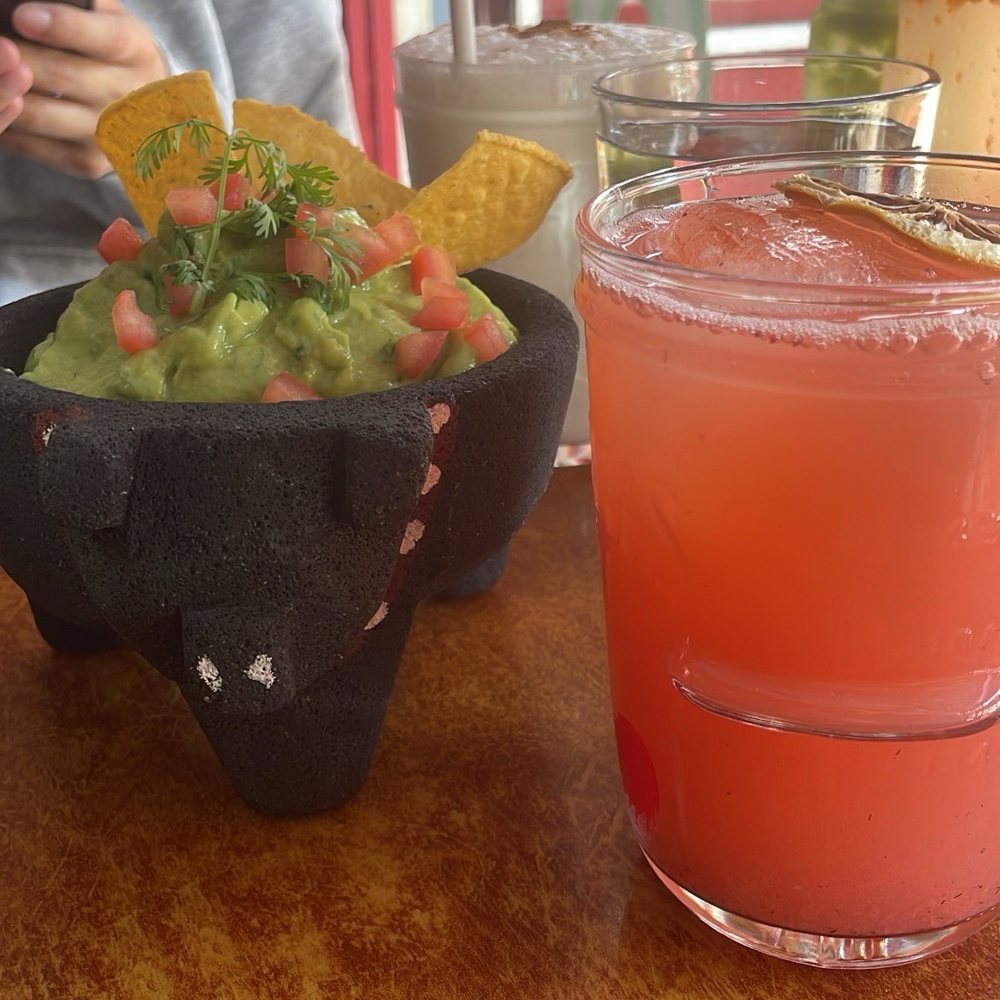Mexico Authentico - Guacamole & chips + strawberry lemonade - Mexican Near Me - Brooklyn, New York Mexico Authentico - Guacamole & chips + strawberry lemonade - Mexican Near Me - Brooklyn, New York