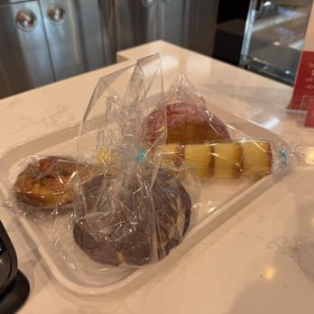 85°C Bakery Cafe - Santee - Grab a tray and fill it up!! - Bakeries Near Me - Santee, California 85°C Bakery Cafe - Santee - Grab a tray and fill it up!! - Bakeries Near Me - Santee, California