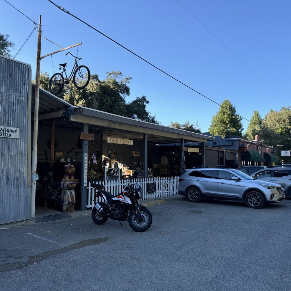 Descanso Junction Restaurant - Outside view. Super cute - American Near Me - Descanso, California