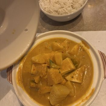 Lao Laan-Xang - Pinneaple 28. Mango Curry!! - Thai Near Me - Madison, Wisconsin