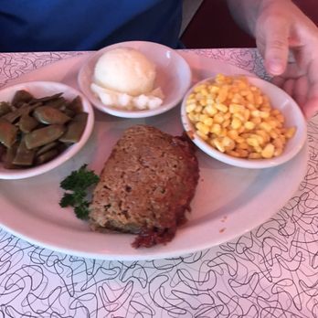 The Diner - Rather 'blah' meatloaf plate - Diners Near Me - Sevierville, Tennessee The Diner - Rather 'blah' meatloaf plate - Diners Near Me - Sevierville, Tennessee