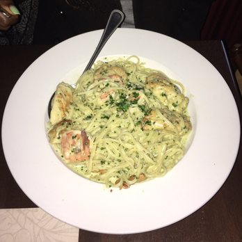Giacomo's - Chicken and shrimp pesto - Italian Near Me - Melrose, Massachusetts