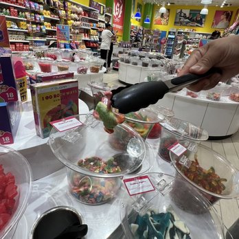 IT'SUGAR - Candy Stores Near Me - Austin, Texas