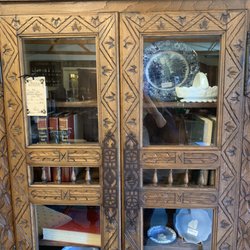 The Barn Antiques - Beautiful antiques