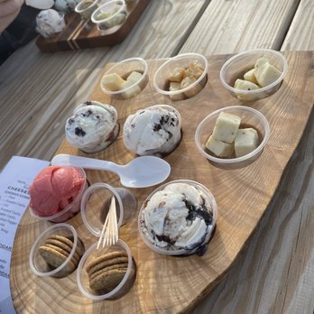 Shtayburne Farm - Cheese and ice cream flight - Farmers Market Near Me - Rock Stream, New York Shtayburne Farm - Cheese and ice cream flight - Farmers Market Near Me - Rock Stream, New York