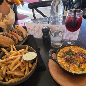 Red Owl Tavern - Mac and cheese, garlic aoili fries (beef tallow fries), cheesesteak. - New American Near Me - Philadelphia, Pennsylvania Red Owl Tavern - Mac and cheese, garlic aoili fries (beef tallow fries), cheesesteak. - New American Near Me - Philadelphia, Pennsylvania