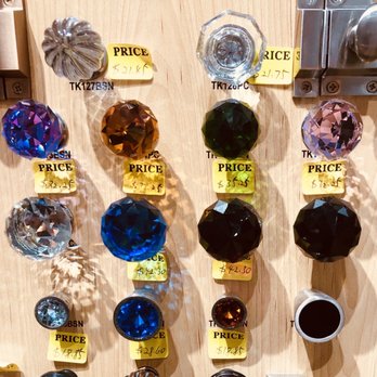 ZMC Cabinetry - Glass knobs - Kitchen & Bath Near Me - Fremont, California ZMC Cabinetry - Glass knobs - Kitchen & Bath Near Me - Fremont, California