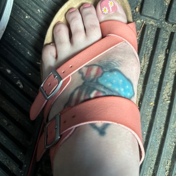 Moon's Nails - Nail Salons Near Me - Plainfield, Indiana