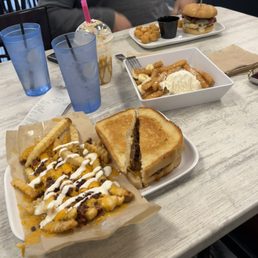 Mac Daddy Burger