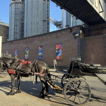Guinness Storehouse - Carriages waiting for riders - Breweries Near Me - Dublin, D Guinness Storehouse - Carriages waiting for riders - Breweries Near Me - Dublin, D
