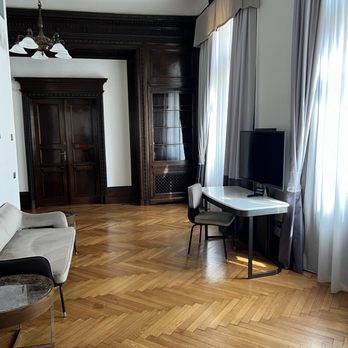 DoubleTree by Hilton Trieste - Suite - Hotels Near Me - Trieste, TS