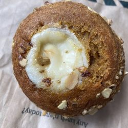 Starbucks - Pumpkin cream cheese muffin
