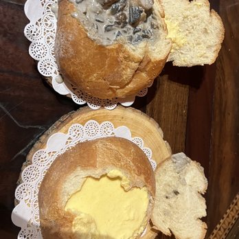 Casa Luna - flor de calabaza sopa  y sopa de huitlacoche - Mexican Near Me - Tlaquepaque, JAL
