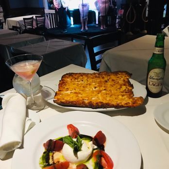 La Te Da Restaurant - Caprese salad, 4 cheese flat bread and cocktails - New American Near Me - Key West, Florida La Te Da Restaurant - Caprese salad, 4 cheese flat bread and cocktails - New American Near Me - Key West, Florida