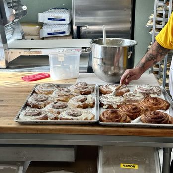 Papi’s Ohana - Cinnamon rolls! - Pizza Near Me - Lahaina, Hawaii Papi’s Ohana - Cinnamon rolls! - Pizza Near Me - Lahaina, Hawaii