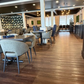 Evil Dave's Grill - Interior - Canadian (New) Near Me - Jasper, Alberta