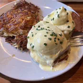 South Fork North Bend - Eggs benedict - Cafes Near Me - North Bend, Washington