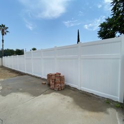 Top Notch Vinyl Fencing - 8' & 7' vinyl