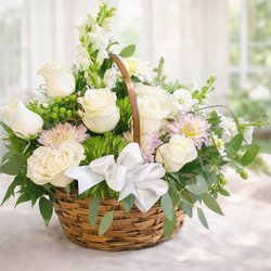 Reynolds Flowers - Tasteful sympathy bouquets