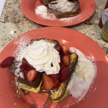 Kountry Kitchen - Strawberry French Toast - Regular - American Near Me - Kapaa, Hawaii