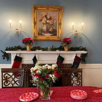 Wedgeway Bed and Breakfast - Mantel in dining room - Bed & Breakfast Near Me - Manchester, Connecticut Wedgeway Bed and Breakfast - Mantel in dining room - Bed & Breakfast Near Me - Manchester, Connecticut