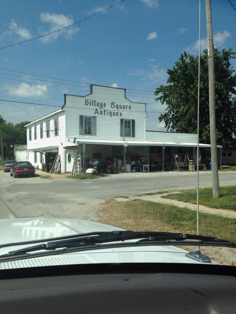 Village Square Antiques, Pocahontas Roadtrippers
