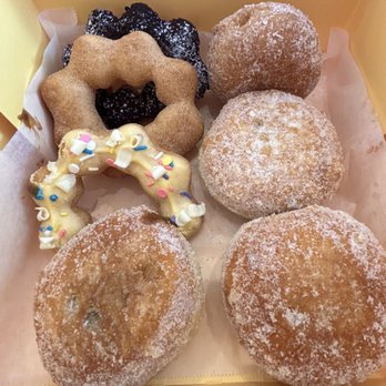 Dot & Dough - Spells Y-U-M-M-Y malasadas & mochi donuts - Desserts Near Me - Eastvale, California Dot & Dough - Spells Y-U-M-M-Y malasadas & mochi donuts - Desserts Near Me - Eastvale, California